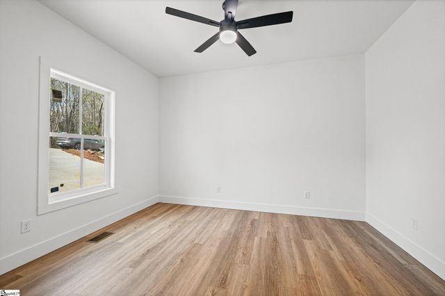 160 Holmes Drive, Spartanburg, SC 29303