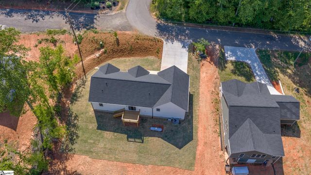 160 Holmes Drive, Spartanburg, SC 29303