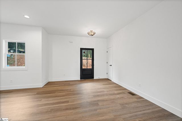 160 Holmes Drive, Spartanburg, SC 29303