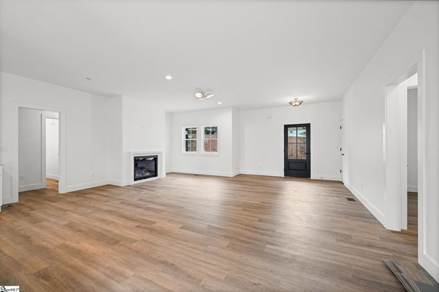 160 Holmes Drive, Spartanburg, SC 29303