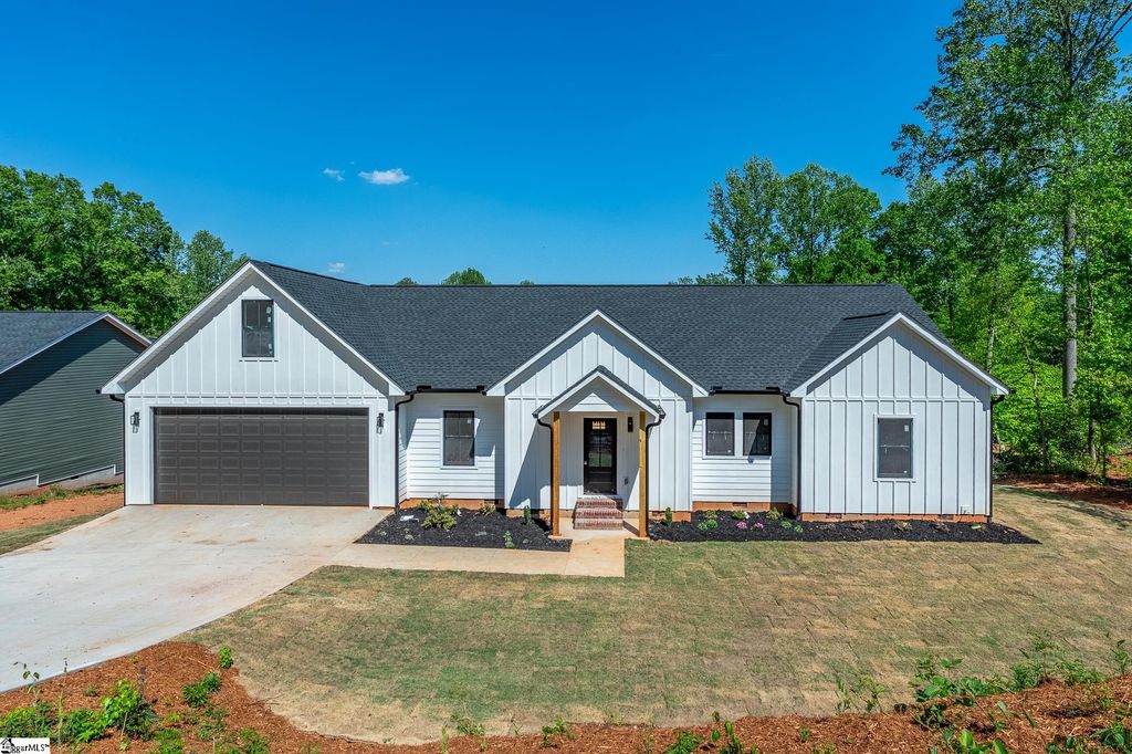 160 Holmes Drive, Spartanburg, SC 29303