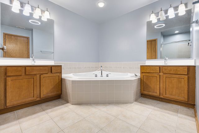 260 S Westminister Court, Round Lake, IL 60073