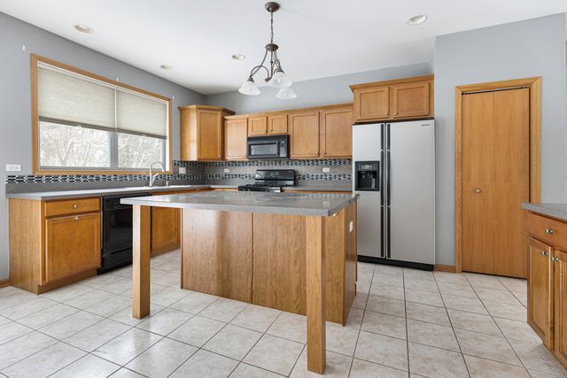 260 S Westminister Court, Round Lake, IL 60073