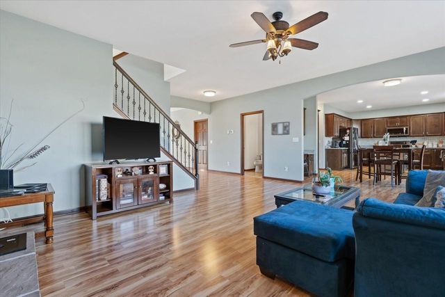 N42W22770 Beacon COURT, Pewaukee, WI 53072