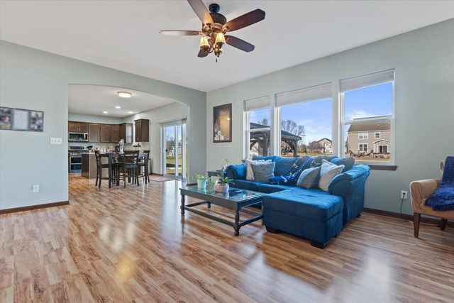 N42W22770 Beacon COURT, Pewaukee, WI 53072