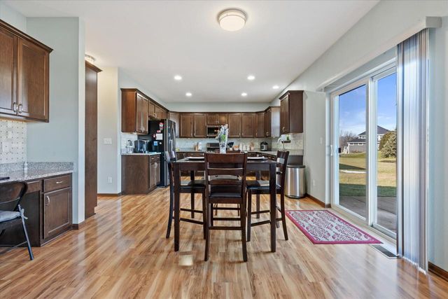 N42W22770 Beacon COURT, Pewaukee, WI 53072