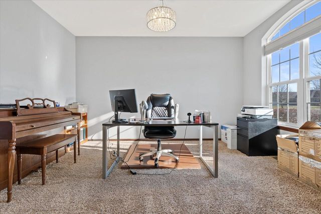 N42W22770 Beacon COURT, Pewaukee, WI 53072