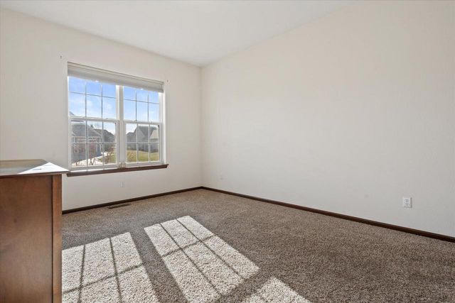 N42W22770 Beacon COURT, Pewaukee, WI 53072