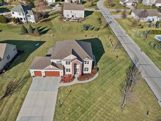 N42W22770 Beacon COURT, Pewaukee, WI 53072