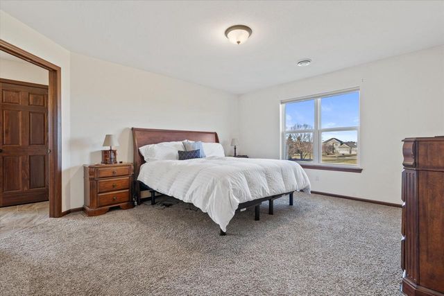 N42W22770 Beacon COURT, Pewaukee, WI 53072