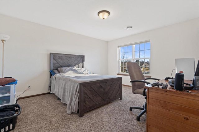 N42W22770 Beacon COURT, Pewaukee, WI 53072