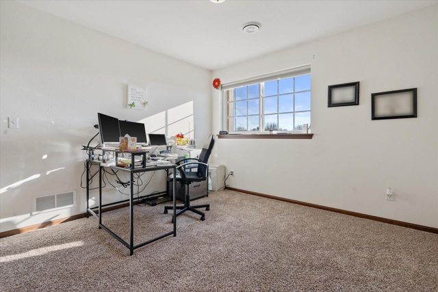 N42W22770 Beacon COURT, Pewaukee, WI 53072