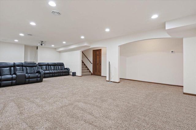 N42W22770 Beacon COURT, Pewaukee, WI 53072