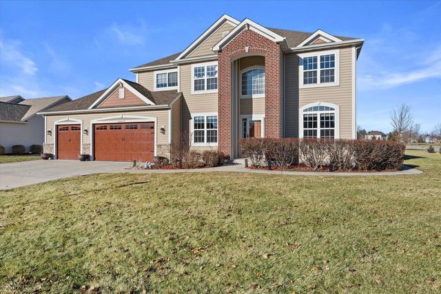 N42W22770 Beacon COURT, Pewaukee, WI 53072