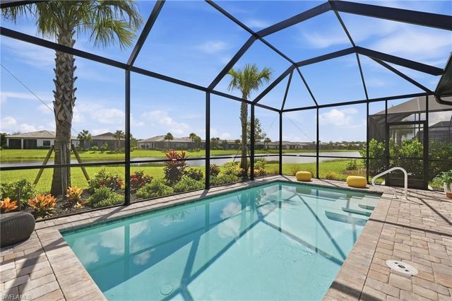 1880 Sierra CT, Naples, FL 34120