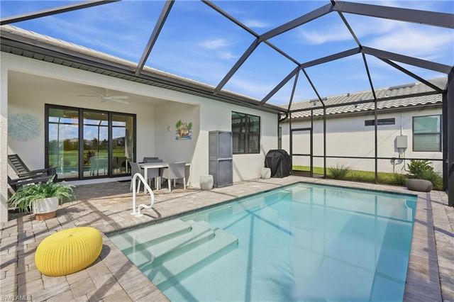 1880 Sierra CT, Naples, FL 34120