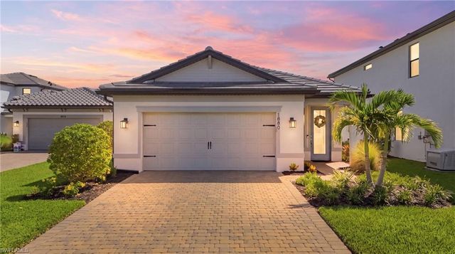 1880 Sierra CT, Naples, FL 34120