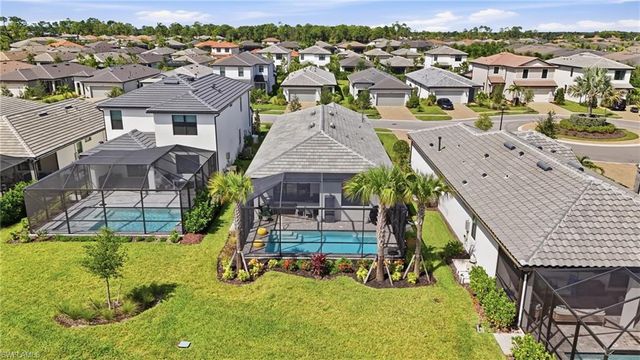 1880 Sierra CT, Naples, FL 34120