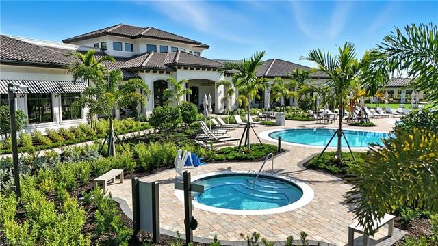 1880 Sierra CT, Naples, FL 34120