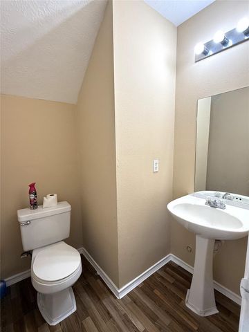 9023 Kalewood Drive, Houston, TX 77099