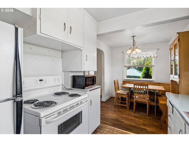 663 VAN BUREN St, Eugene, OR 97402
