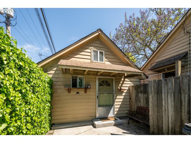 663 VAN BUREN St, Eugene, OR 97402