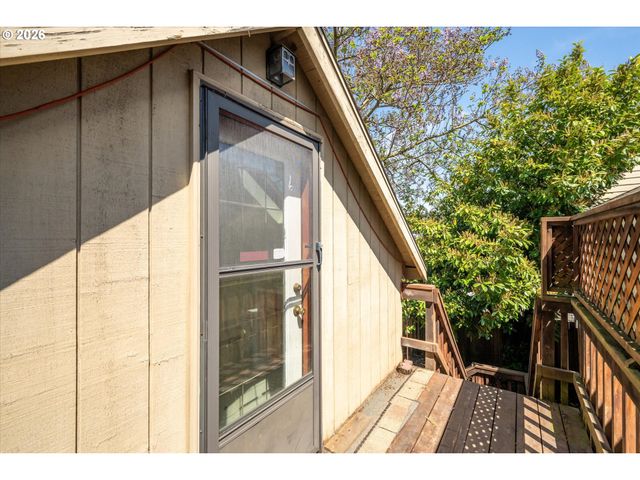663 VAN BUREN St, Eugene, OR 97402