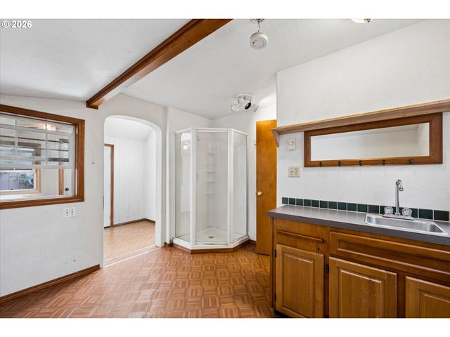 663 VAN BUREN St, Eugene, OR 97402