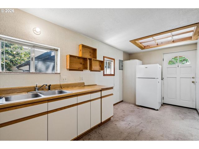 663 VAN BUREN St, Eugene, OR 97402