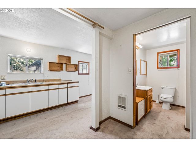 663 VAN BUREN St, Eugene, OR 97402