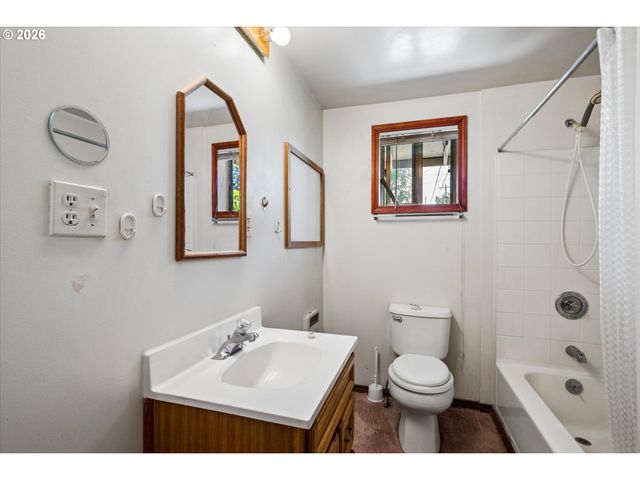 663 VAN BUREN St, Eugene, OR 97402