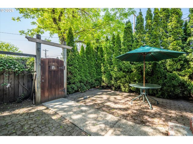 663 VAN BUREN St, Eugene, OR 97402