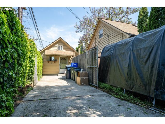 663 VAN BUREN St, Eugene, OR 97402