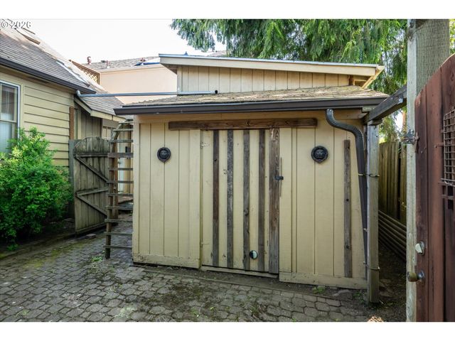 663 VAN BUREN St, Eugene, OR 97402