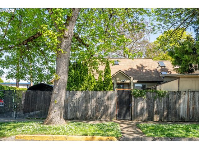 663 VAN BUREN St, Eugene, OR 97402