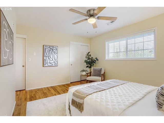 12010 Nw LOVEJOY St, Portland, OR 97229