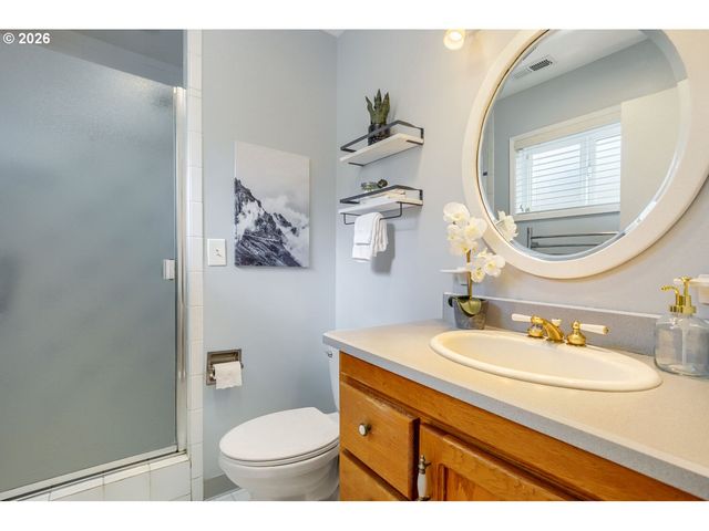 12010 Nw LOVEJOY St, Portland, OR 97229