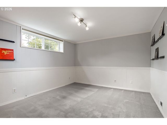 12010 Nw LOVEJOY St, Portland, OR 97229
