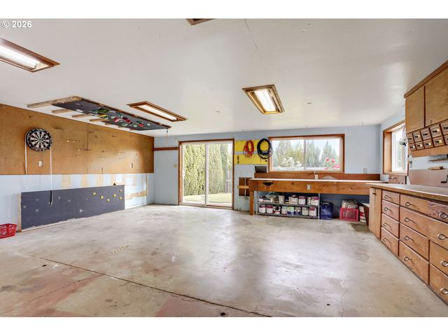 12010 Nw LOVEJOY St, Portland, OR 97229