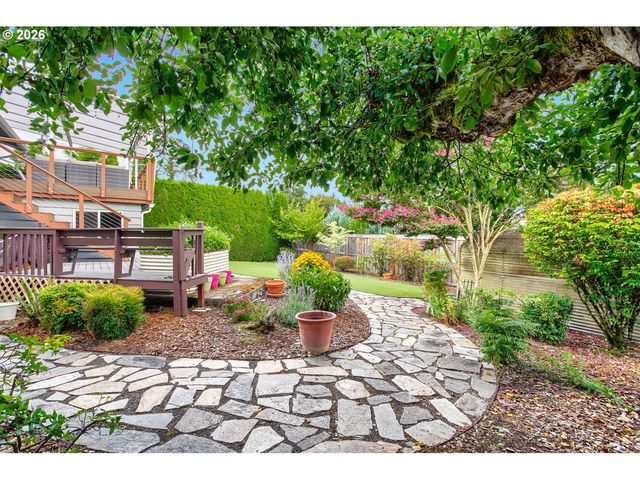 12010 Nw LOVEJOY St, Portland, OR 97229