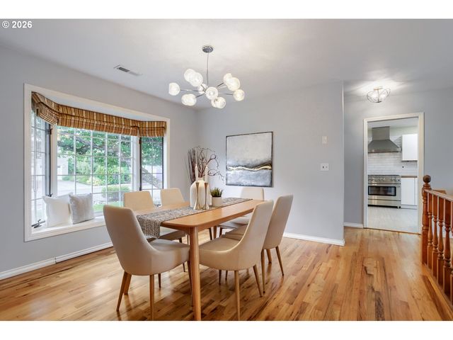 12010 Nw LOVEJOY St, Portland, OR 97229