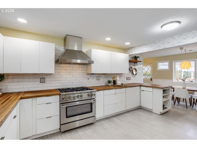 12010 Nw LOVEJOY St, Portland, OR 97229