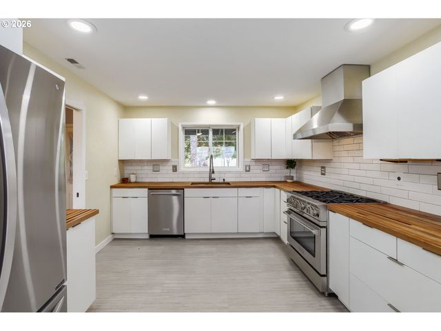 12010 Nw LOVEJOY St, Portland, OR 97229