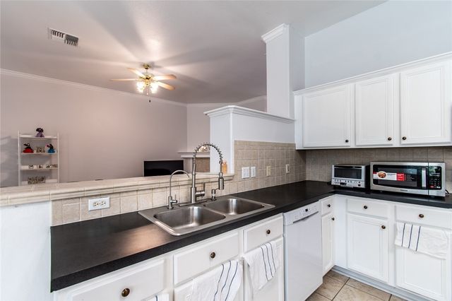 6010 Sutherland Dr, Corpus Christi, TX 78414