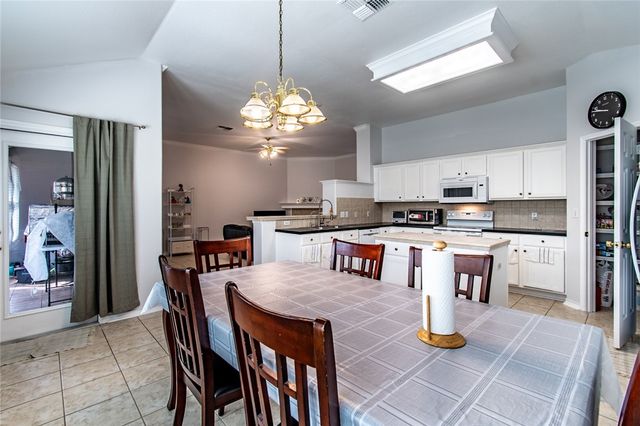 6010 Sutherland Dr, Corpus Christi, TX 78414