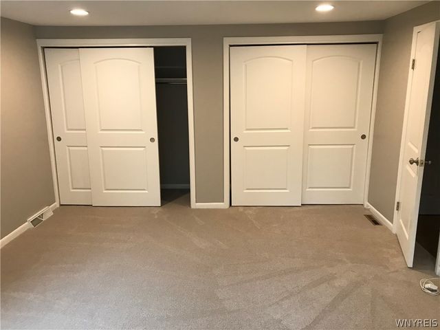 88 Royal Parkway East, Amherst, NY 14221