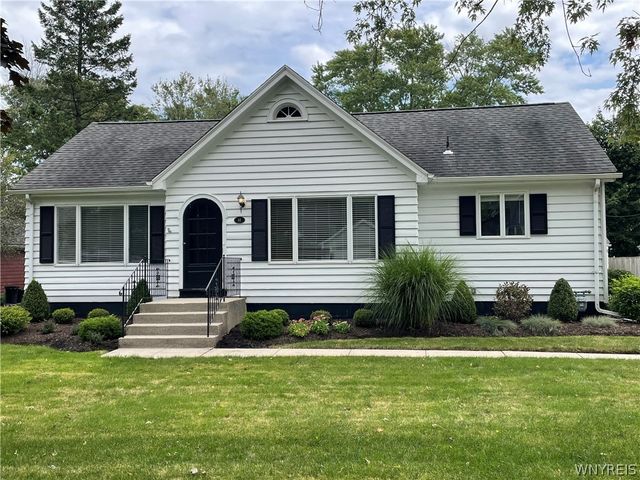 88 Royal Parkway East, Amherst, NY 14221