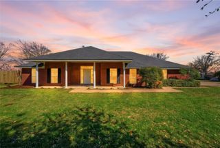 693 Mclaughlin Road, Woodway, TX 76712