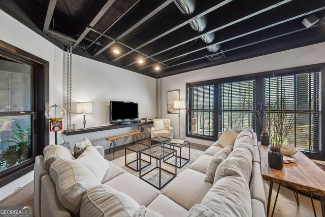 101 Bevil Ridge Road SE, Emerson, GA 30137