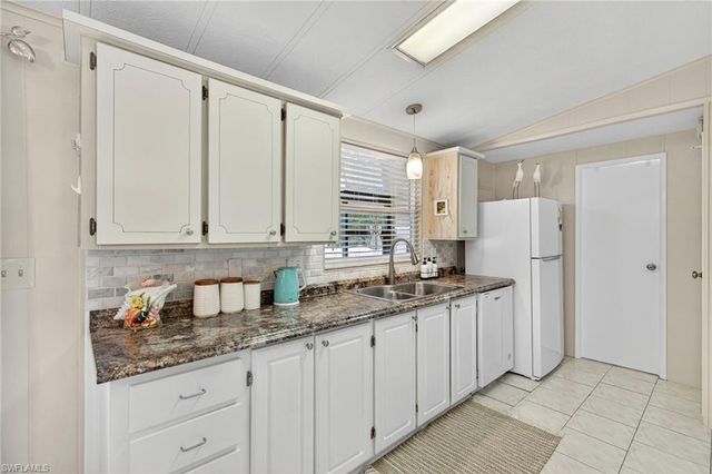 4 Oceans BLVD # 4, Naples, FL 34104